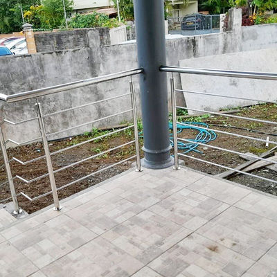 O corrimão de aço inoxidável exterior Inox da escadaria cerca a categoria 201 304 316