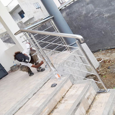 O corrimão de aço inoxidável exterior Inox da escadaria cerca a categoria 201 304 316