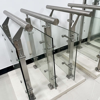 Categoria 201 coluna de aço inoxidável dos trilhos da fabricação de metal 304 316 para a cerca da escadaria
