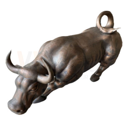 A vaca de bronze antiga dá forma à escultura que dobra a fabricação de aço inoxidável feita sob encomenda