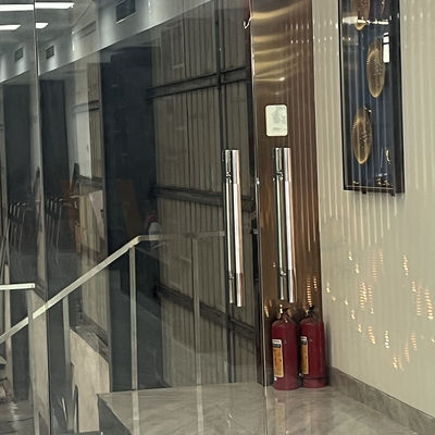 Cores primárias Fabricação de metal de aço inoxidável Espelho com acabamento personalizado Fabricação de maçaneta de porta